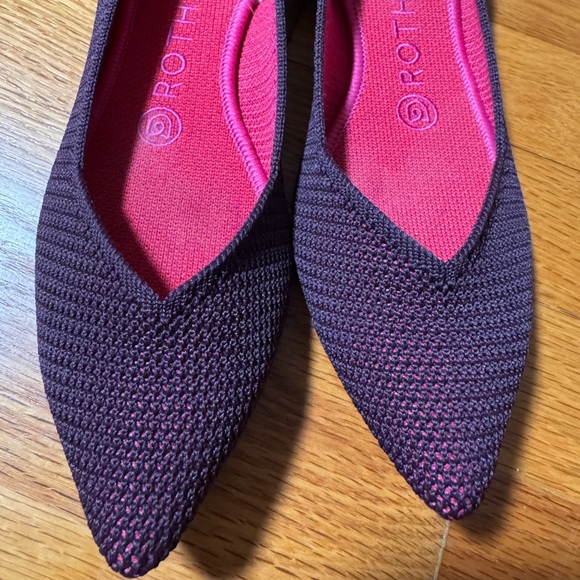 🎉HP🎉EUC-Rothy's- Women- The Point in retired berry lattice color. Size 7 - Picture 2 of 11